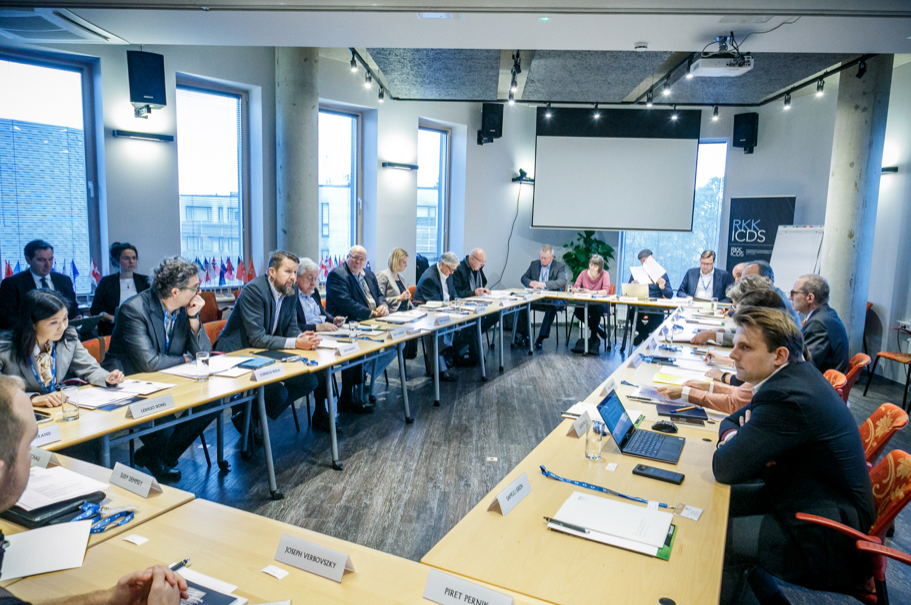 Order or Disorder? Networks and Power in a Globalized World