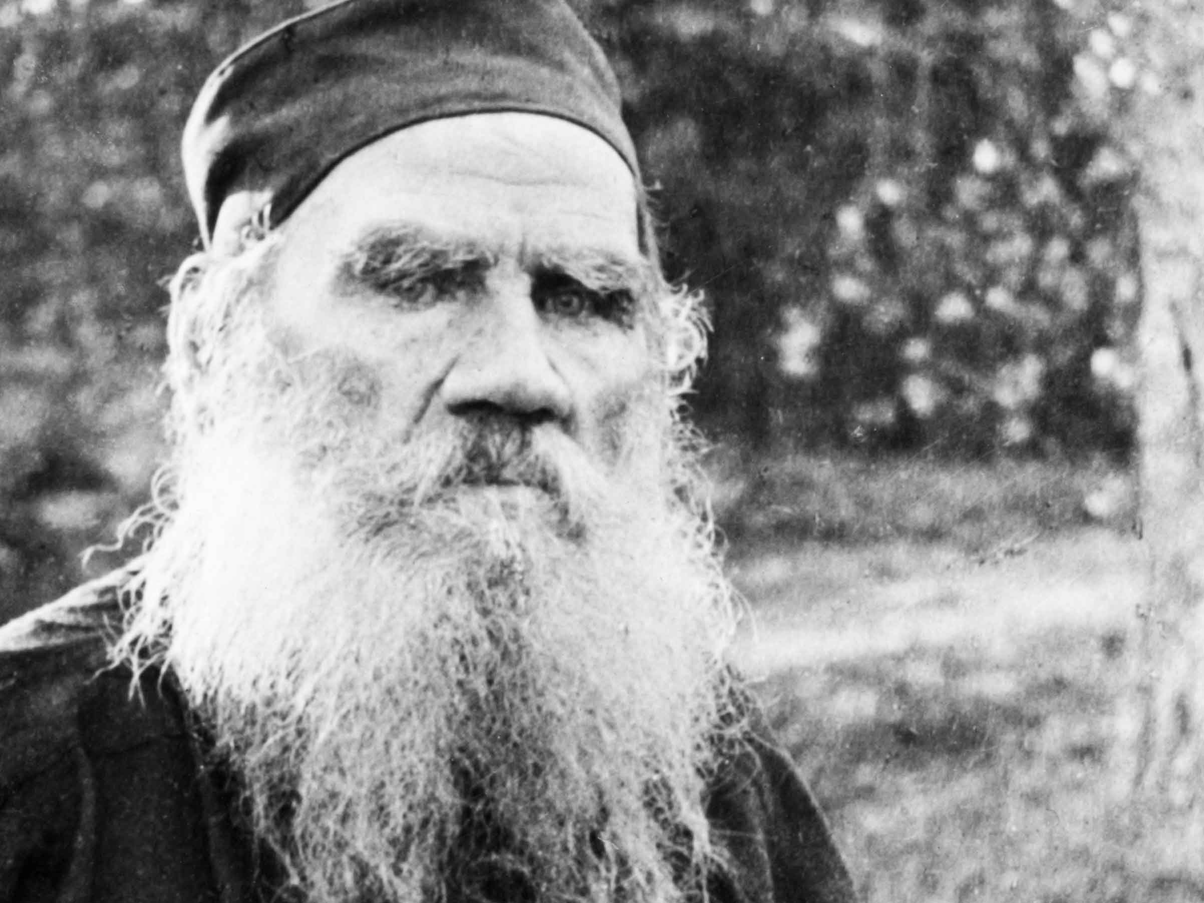 Tolstoy on Trial: Contesting the Imperial Past on Stage in Moscow and Berlin